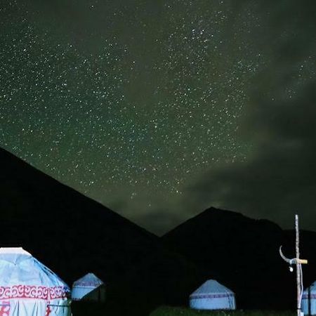 Eco Yurt Camp Arashan Hotel Teploklyuchenka Buitenkant foto