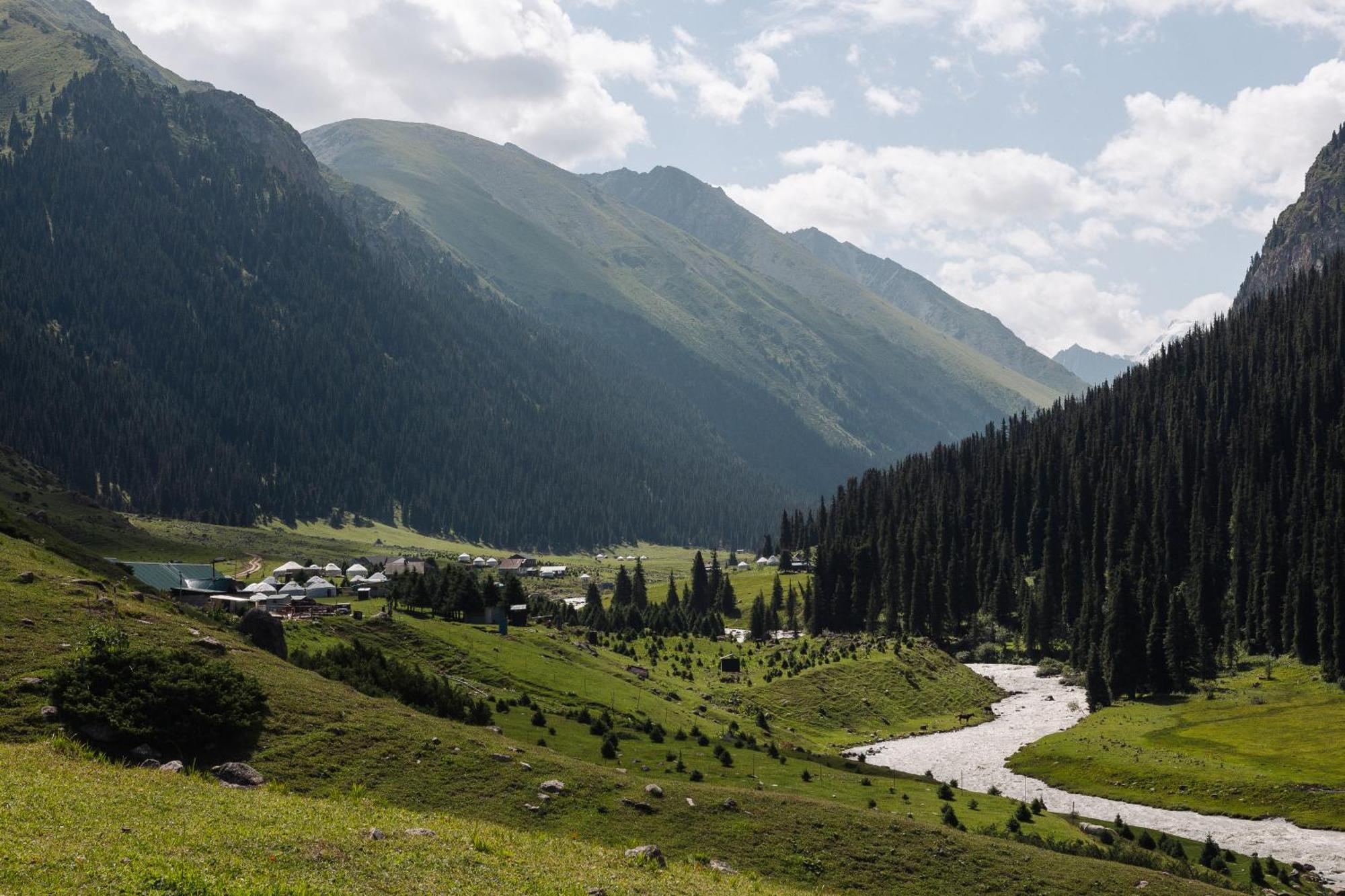 Eco Yurt Camp Arashan Hotel Teploklyuchenka Buitenkant foto