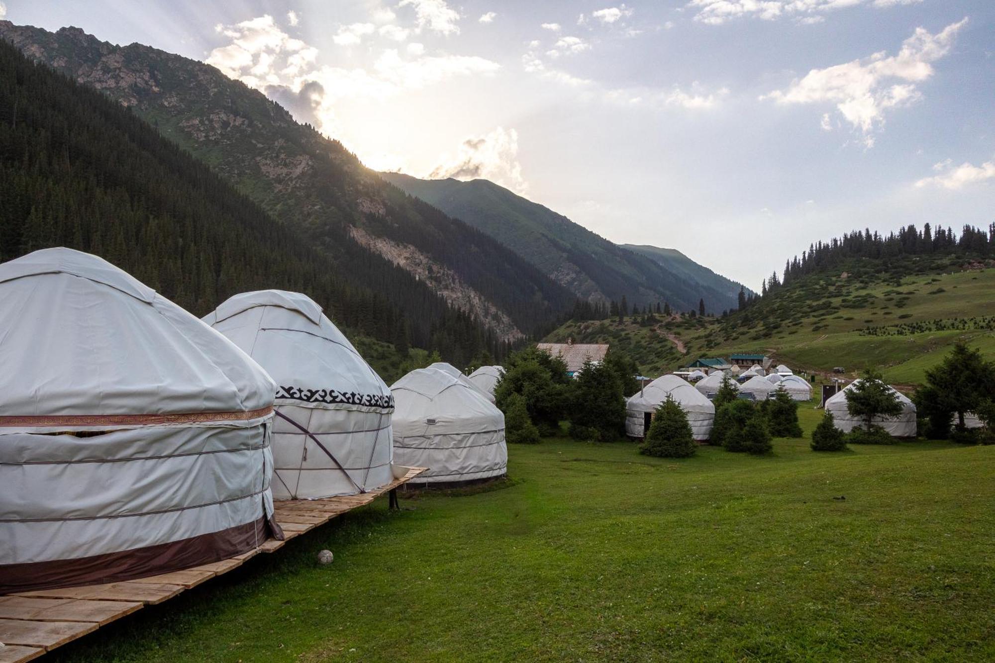 Eco Yurt Camp Arashan Hotel Teploklyuchenka Buitenkant foto