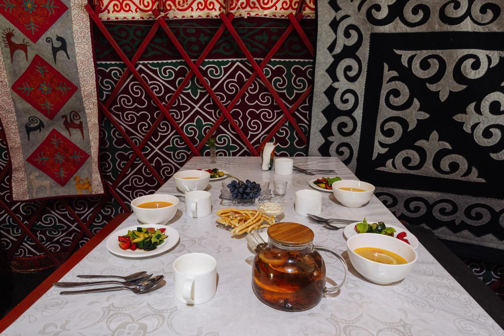 Eco Yurt Camp Arashan Hotel Teploklyuchenka Buitenkant foto