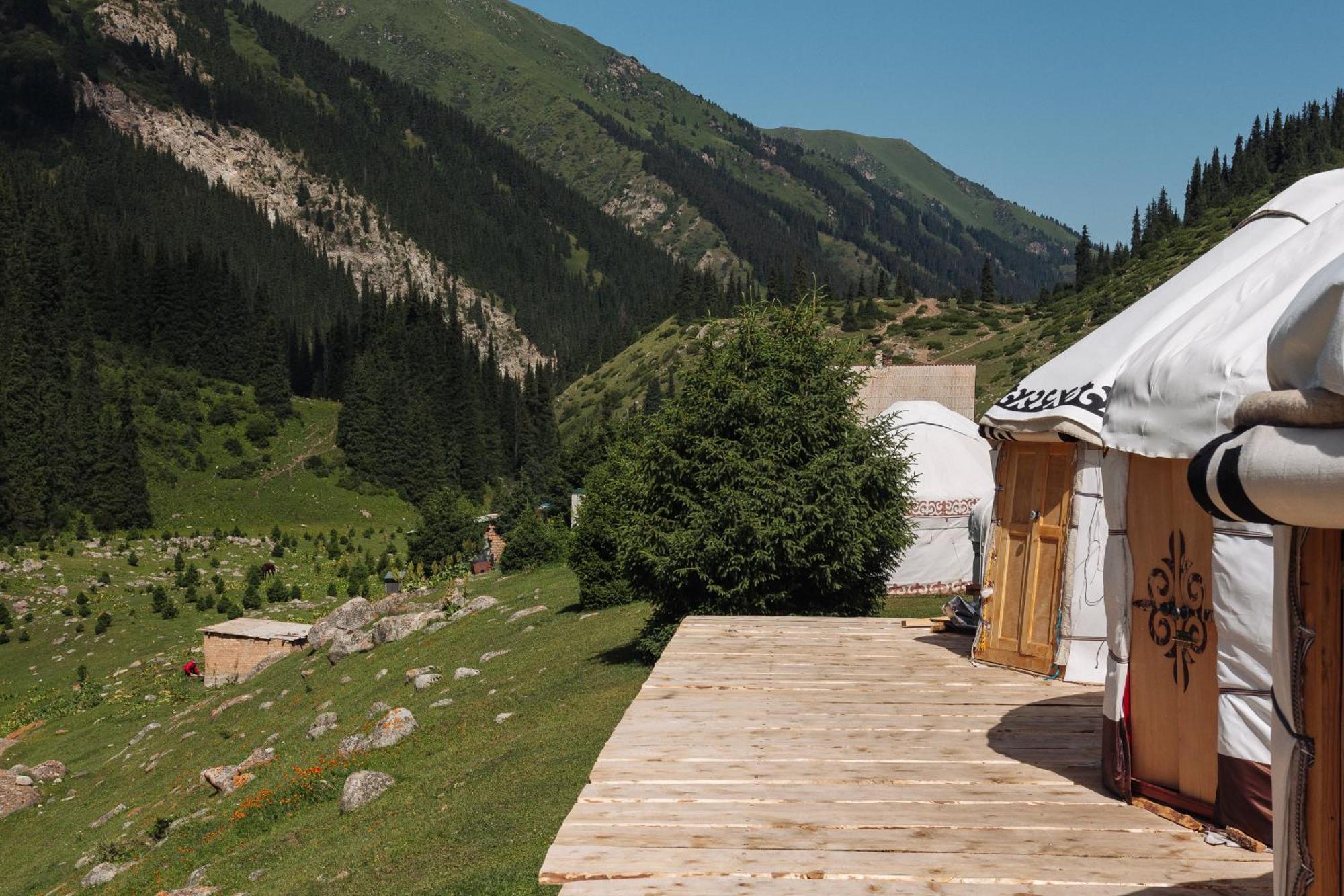 Eco Yurt Camp Arashan Hotel Teploklyuchenka Buitenkant foto