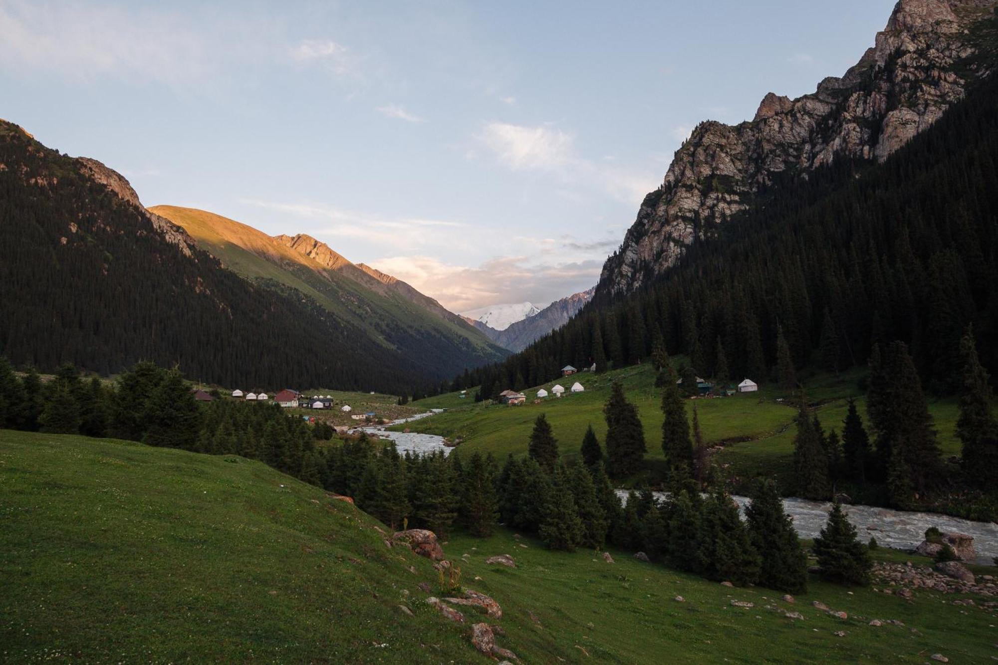 Eco Yurt Camp Arashan Hotel Teploklyuchenka Buitenkant foto