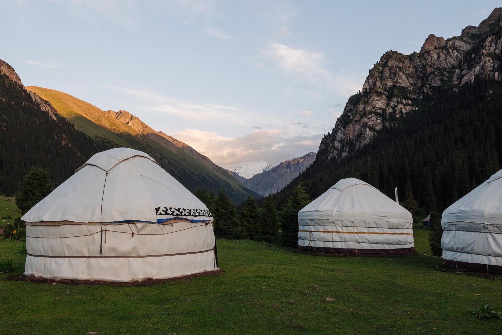 Eco Yurt Camp Arashan Hotel Teploklyuchenka Buitenkant foto