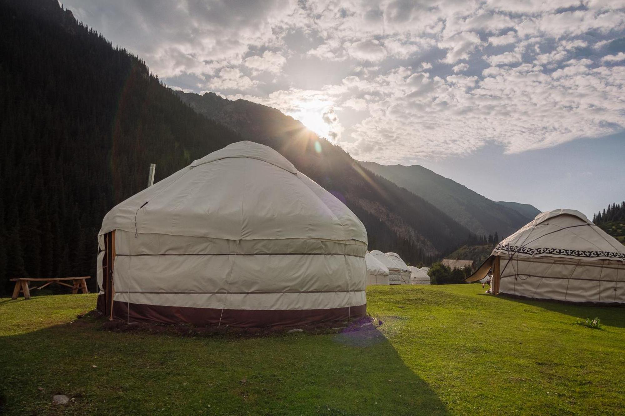 Eco Yurt Camp Arashan Hotel Teploklyuchenka Buitenkant foto